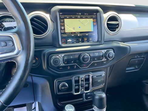 Certified 2020 Jeep Gladiator Overland AWD/4WD image 15