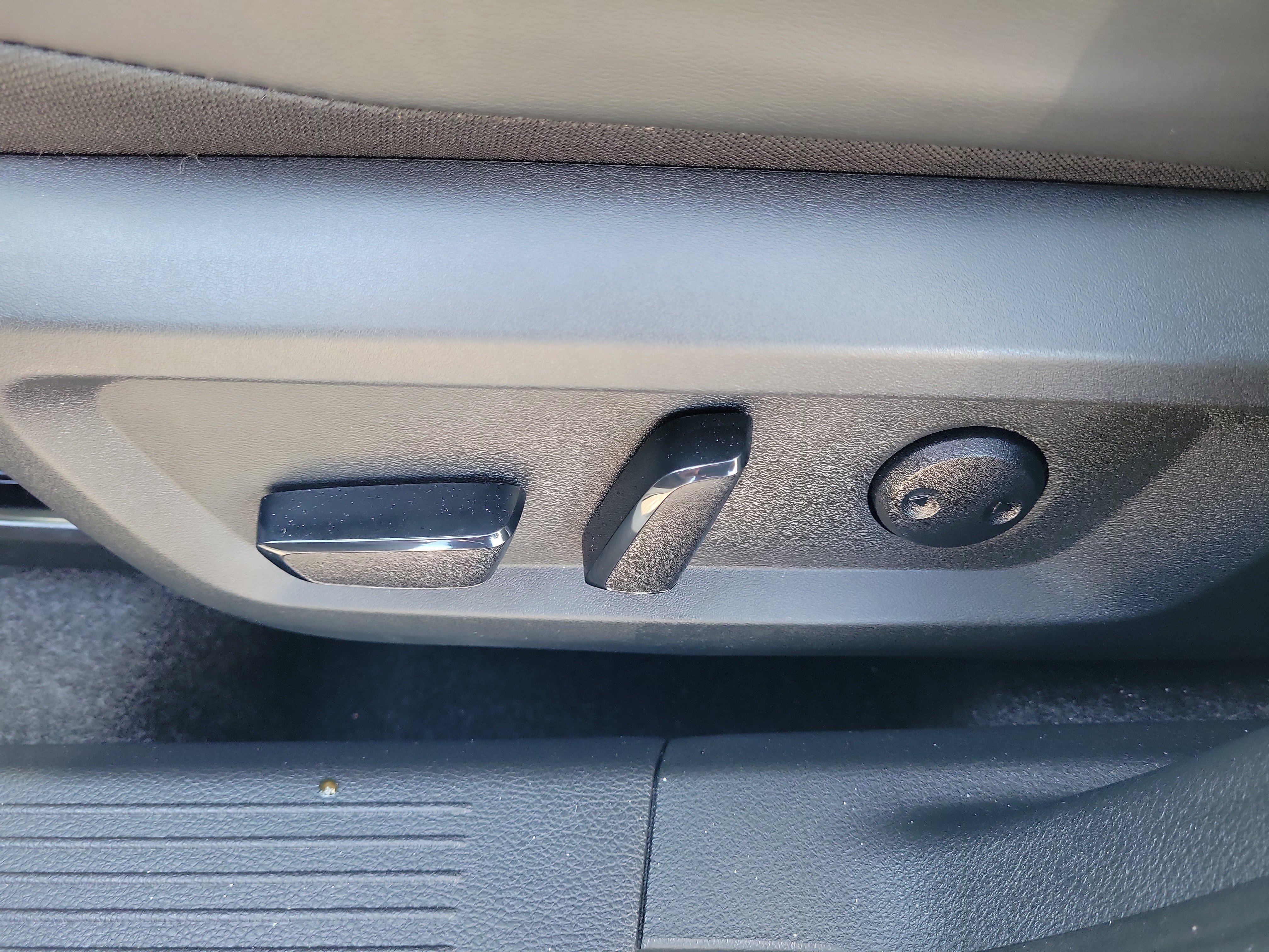 Certified 2024 Nissan Rogue SV w/ SV Premium Package FWD image 14