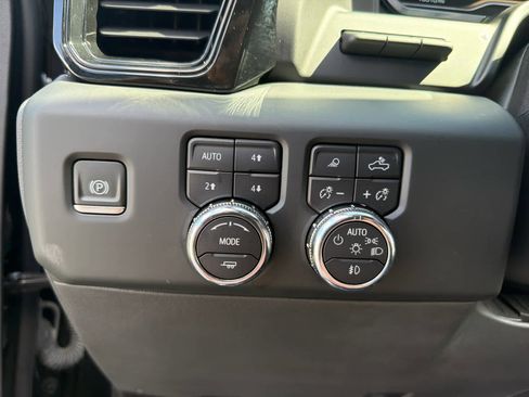 Used 2023 GMC Sierra 1500 AT4 w/ AT4 Premium Package AWD/4WD image 38