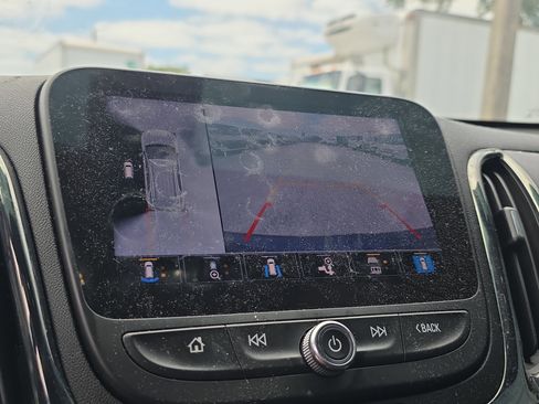 Used 2022 Chevrolet Equinox RS w/ Infotainment Package image 29