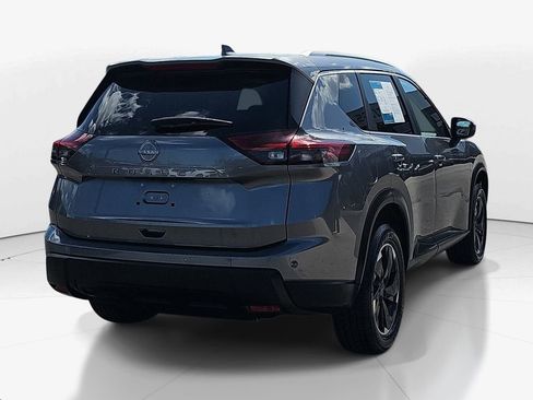 Used 2025 Nissan Rogue SV w/ SV Premium Package image 5