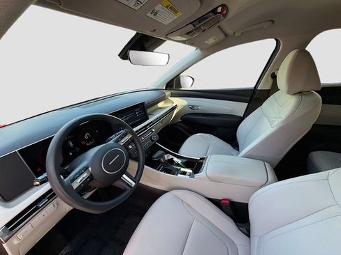 Certified 2025 Hyundai Tucson SE FWD image 20
