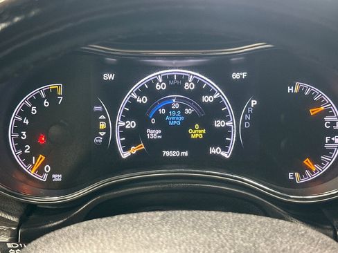 Used 2018 Jeep Grand Cherokee Altitude image 26