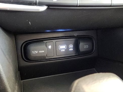 Used 2020 Hyundai Santa Fe SE image 24