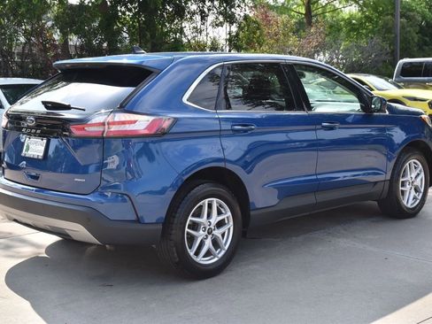 Used 2023 Ford Edge SEL w/ Convenience Package image 7