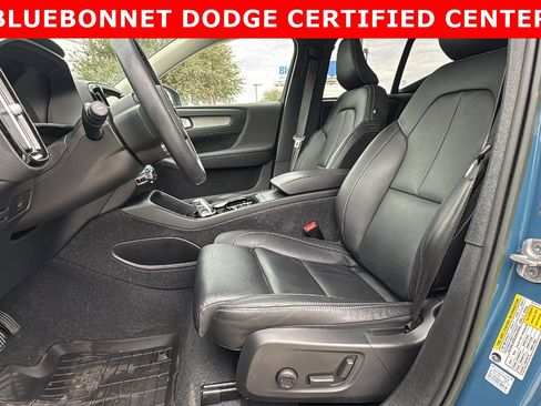 Used 2023 Volvo XC40 B5 Plus w/ Protection Package Premier image 9