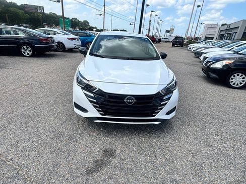 Used 2023 Nissan Versa S FWD image 3