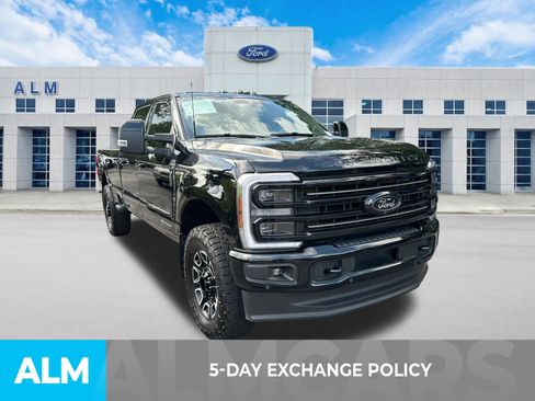 Certified 2025 Ford F250 Platinum AWD/4WD image 3