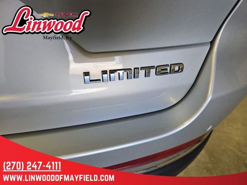 Used 2023 Jeep Grand Cherokee Limited AWD/4WD image 10