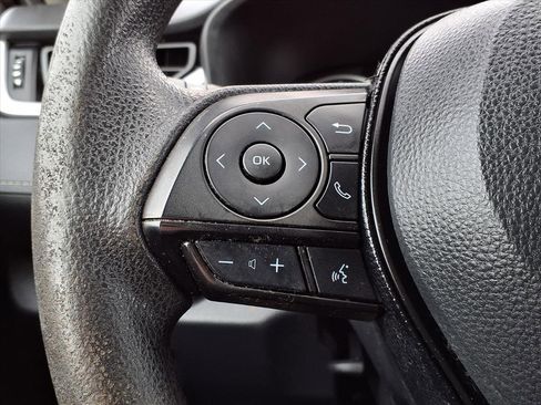 Used 2020 Toyota RAV4 XLE image 17