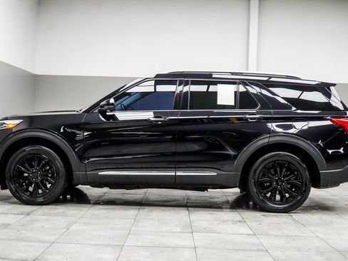 Used 2022 Ford Explorer Limited w/ Equipment Group 301A image 10