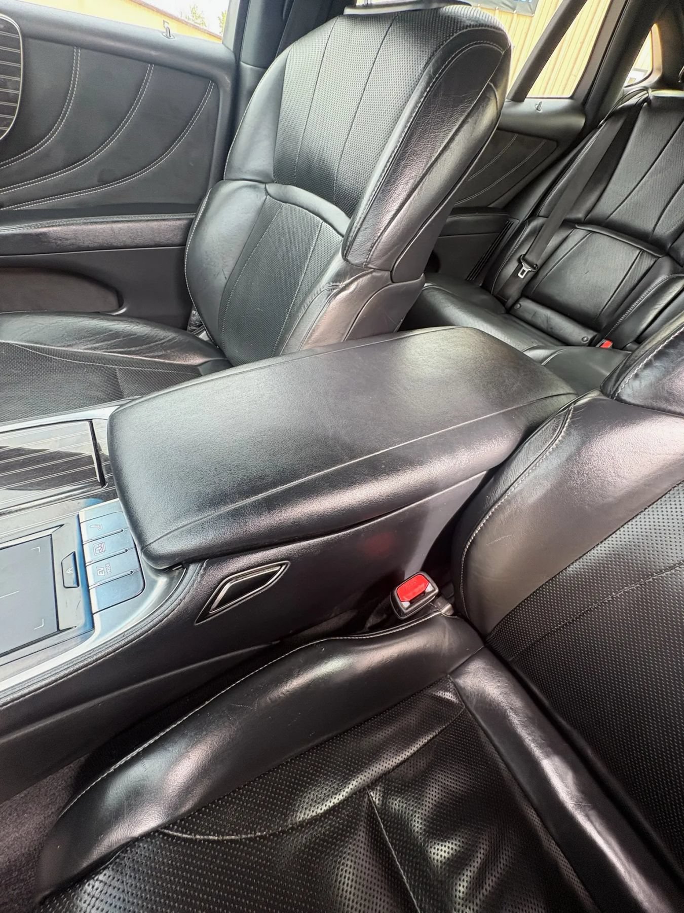 Used 2018 Lexus LS 500h AWD w/ Accessory Package (Z1) image 25