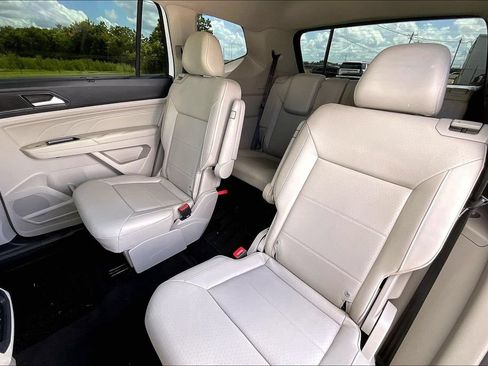 Used 2021 Volkswagen Atlas SE w/ Panoramic Sunroof Package FWD image 19