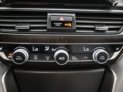 Used 2018 Honda Accord EX image 12