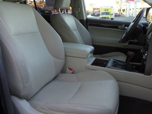 Used 2016 Lexus GX 460 image 14