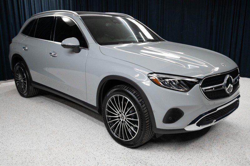 New 2027 Mercedes-Benz GLC 300 image 3