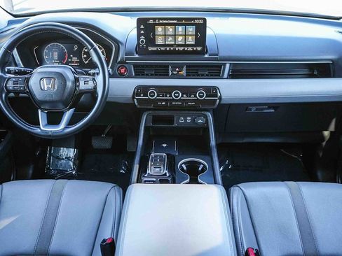 Certified 2025 Honda Pilot Touring image 12