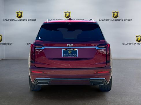 Used 2025 Cadillac XT6 Premium Luxury w/ Technology Package FWD image 4