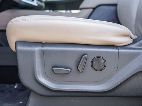 Used 2024 Ford Expedition XLT AWD/4WD image 20