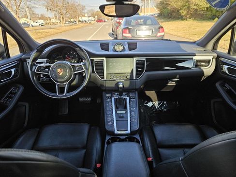 Used 2018 Porsche Macan image 25