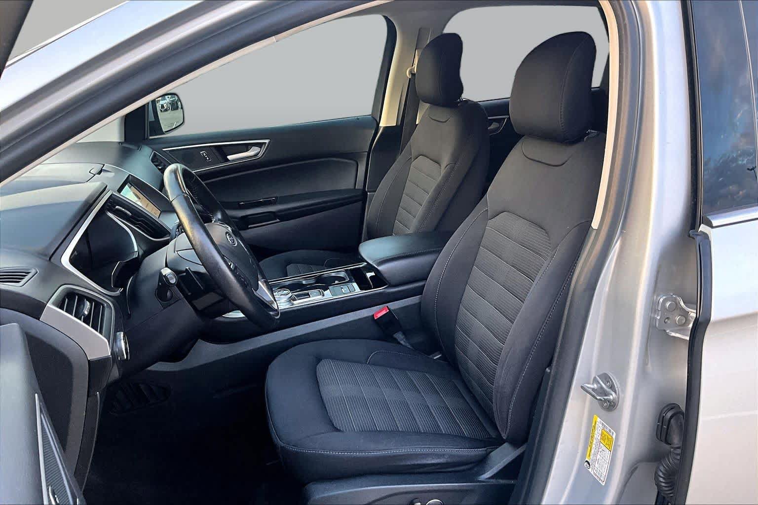 Used 2019 Ford Edge SEL w/ Cold Weather Package AWD/4WD image 8