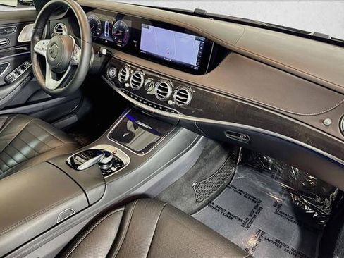 Used 2019 Mercedes-Benz S 560 Sedan image 28