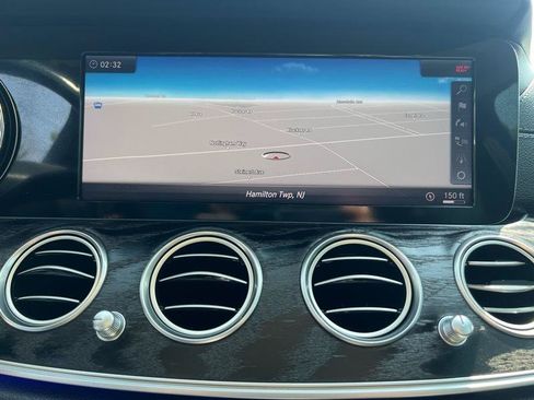 Used 2018 Mercedes-Benz E 300 4MATIC w/ Premium 2 Package (Q02) image 15