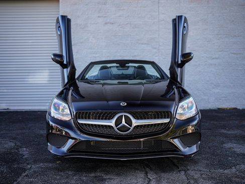 Used 2019 Mercedes-Benz SLC 300 image 6