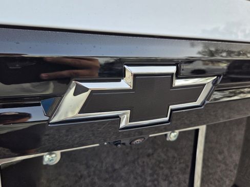 New 2026 Chevrolet Traverse LT w/ Midnight/Sport Edition FWD image 21