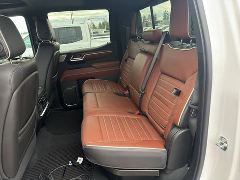 Used 2024 GMC Sierra 1500 Denali Ultimate AWD/4WD image 8