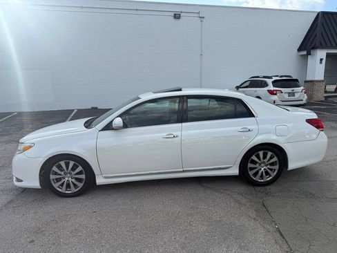 Used 2011 Toyota Avalon Limited FWD image 4