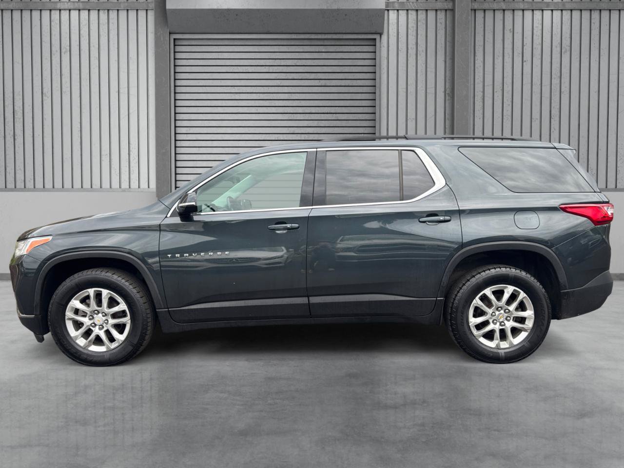 Used 2019 Chevrolet Traverse LT FWD image 30