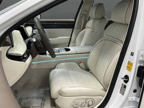 Used 2025 Genesis G90 3.5T AWD/4WD image 9