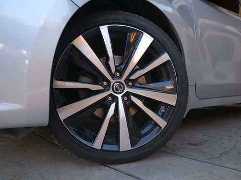 Used 2016 Nissan Altima 3.5 SL w/ 3.5 Technology Package image 48