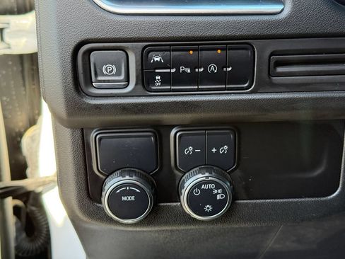 Used 2024 Chevrolet Tahoe LT RWD image 25