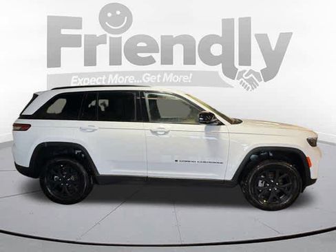 New 2025 Jeep Grand Cherokee Altitude image 3