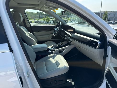 Used 2025 Kia Telluride SX w/ SX Captain's Chair Package FWD image 37