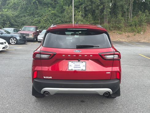 Used 2023 Ford Escape SE FWD image 6