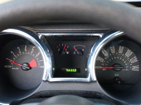 Used 2005 Ford Mustang GT image 28