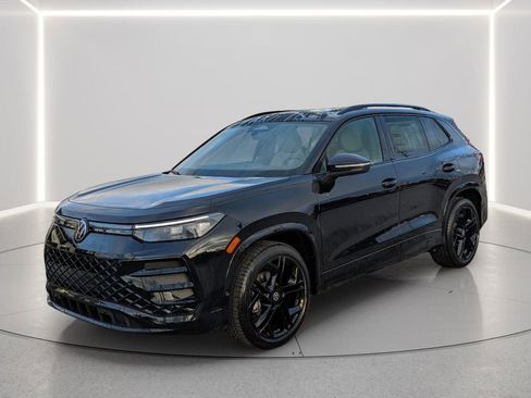 New 2026 Volkswagen Tiguan SE R-Line image 2