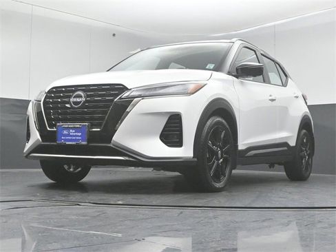 Used 2023 Nissan Kicks SR image 37