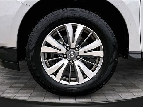 Used 2020 Nissan Pathfinder SV image 26