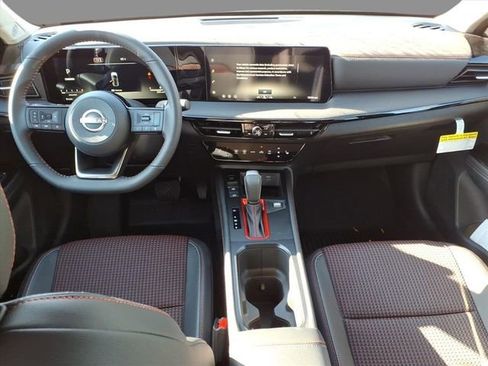 New 2026 Nissan Kicks SR w/ Cold Weather Package AWD/4WD image 13