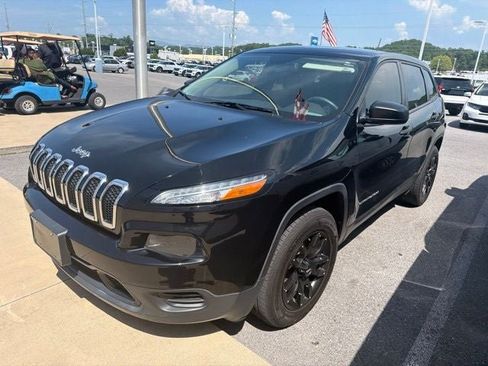 Used 2017 Jeep Cherokee Sport AWD/4WD image 4