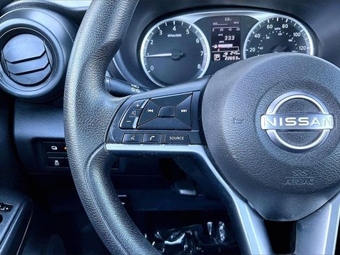 Used 2022 Nissan Kicks S image 11