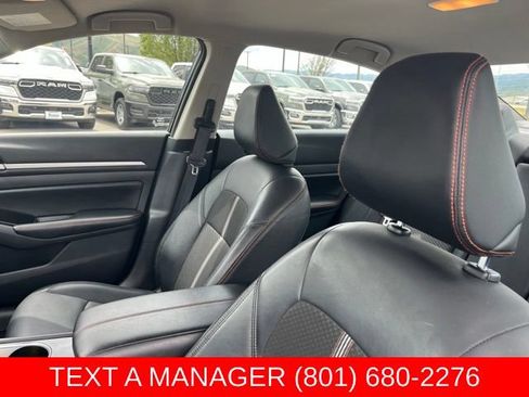 Used 2024 Nissan Altima 2.5 SR FWD image 12