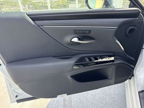 New 2025 Lexus ES 350 w/ Premium Package image 13