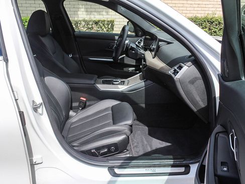 Certified 2025 BMW 330i Sedan image 16