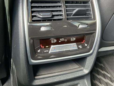Used 2023 BMW X7 xDrive40i w/ M Sport Package AWD/4WD image 38