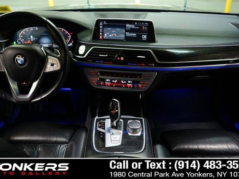 Used 2020 BMW 750i xDrive image 43